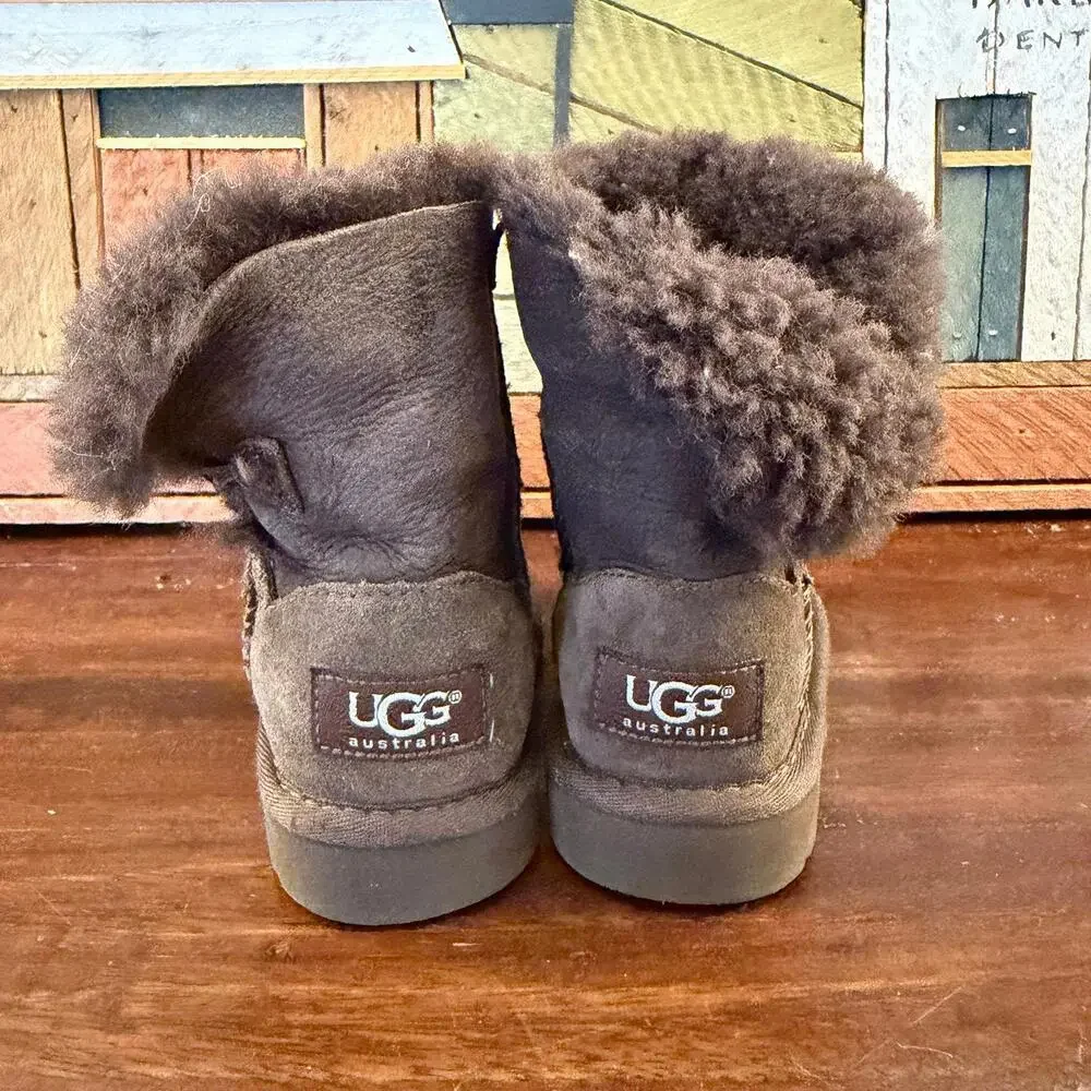 UGG Kids Bailey Button Toddler Boot‎ 6